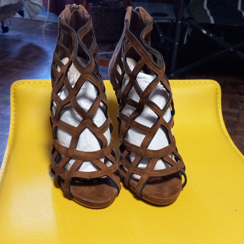 SHOES